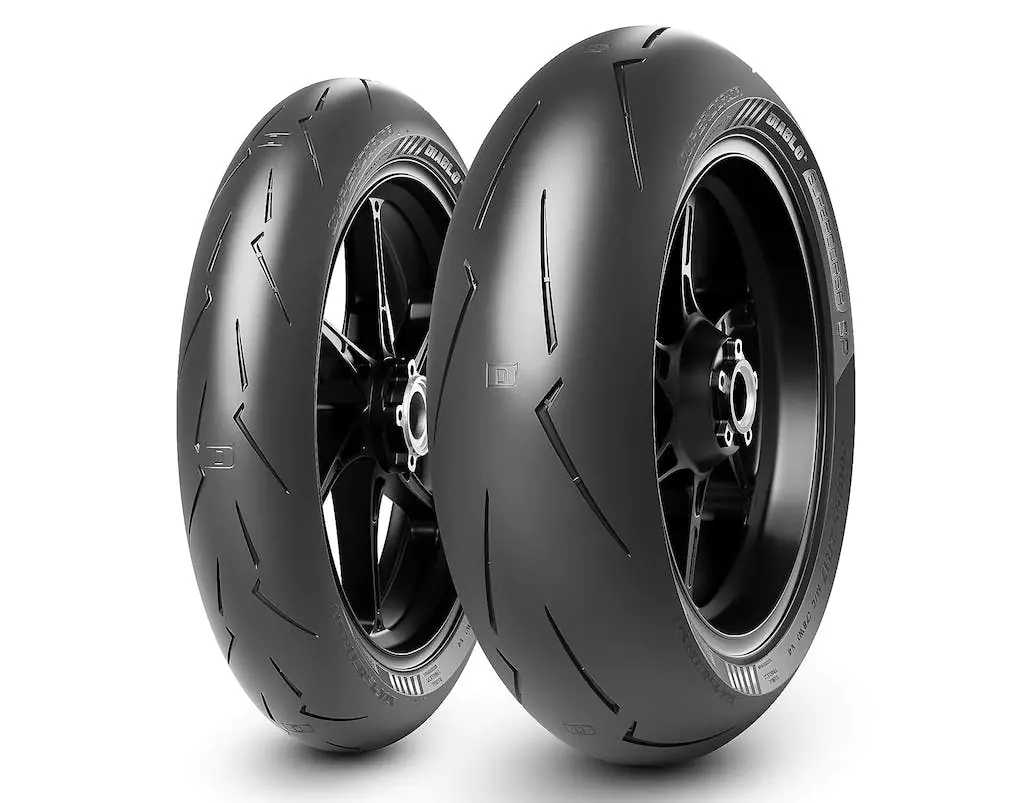 Pirelli Pirelli 120/70 R17 58V DIABLO SUPERCORSA V4 pneumatici nuovi Estivo 